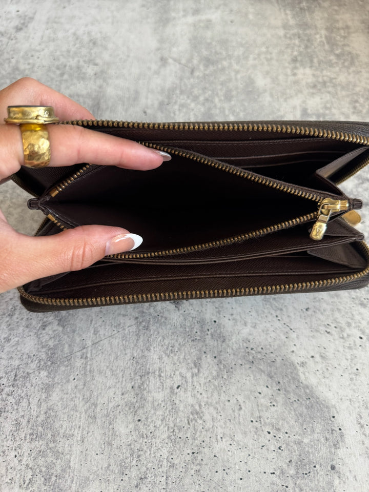 Louis Vuitton Damier Ebene Long Zippy Wallet GG32