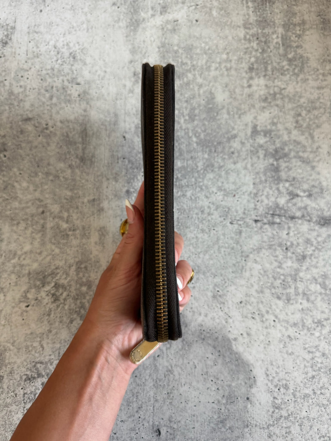 Louis Vuitton Damier Ebene Long Zippy Wallet GG32