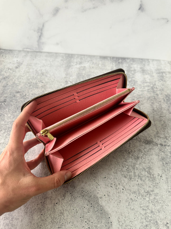 Louis Vuitton Monogram Jungle Zippy Long Wallet QA16