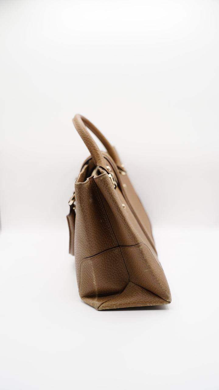 Gucci "G" Leather Beige Hand Bag SF5