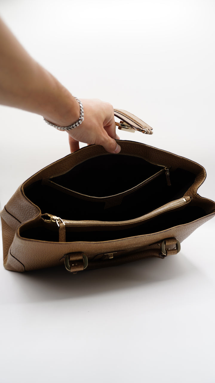 Gucci "G" Leather Beige Hand Bag SF5