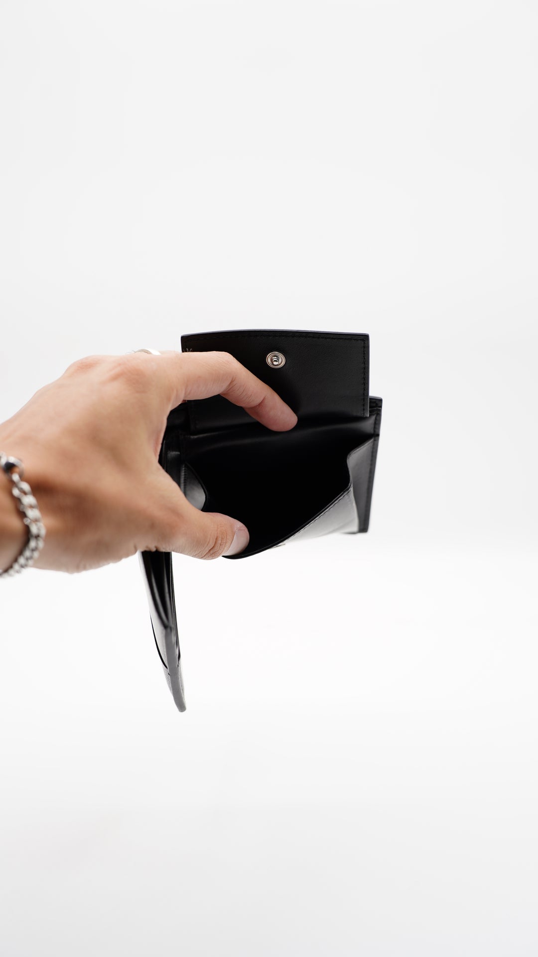 Bottega Veneta Intrecciato Leather Bifold Wallet Black w/Full Inclusion AW9