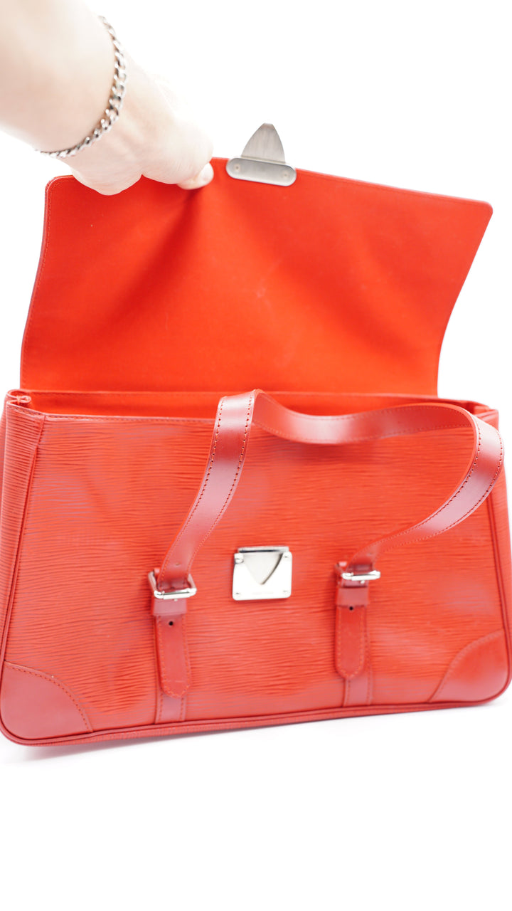 Louis Vuitton Epi Red Segur MM Shoulder Bag HI80