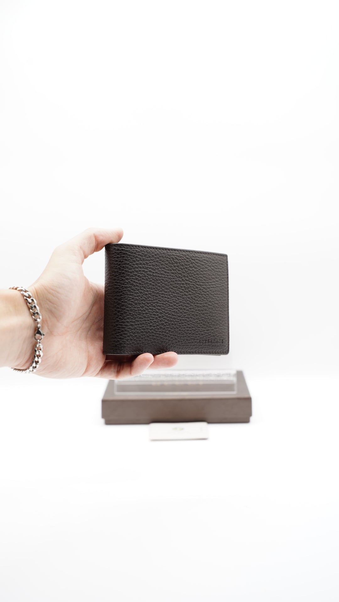 Gucci Calf Leather Bifold Wallet Brown w/Full Inclusion #134