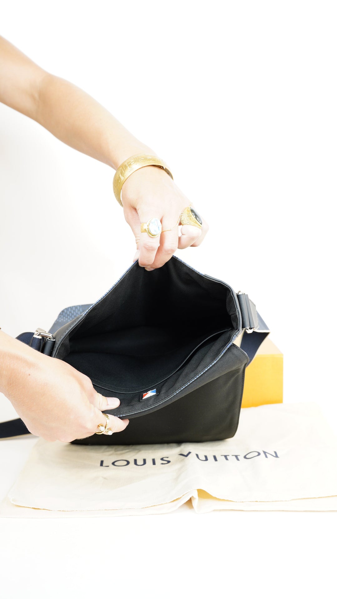 Louis Vuitton Damier Cobalt Latitude District PM Crossbody Bag Navy Blue SS42